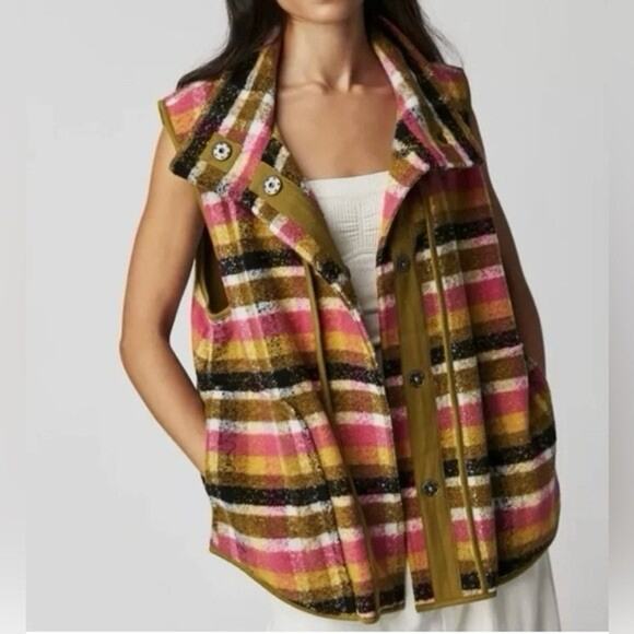 Free People Wrapped Up Blanket NWOT Vest Plaid Pockets Lined Size Medium - Picture 2 of 11